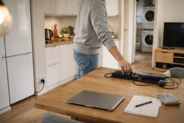 De største strømslugere i hjemmet: Sådan sænker du elforbruget mest effektivt